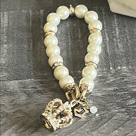 Juicy Couture Elegant Gold and Cream Faux Pearl Bracelet stretch band - Picture 1 of 5